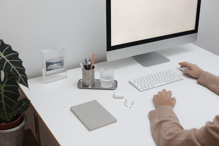 Tips for Organizing a Clutter-Free Workspace to Boost Productivity and Creativity